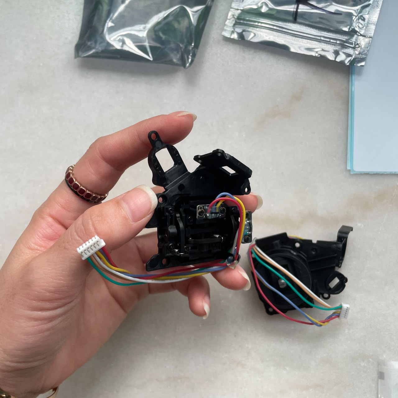ملحقات طائرة أجراس الزراعية بد - مراجعة Drone Control Stick وسعره